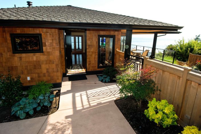 A photo of the front entry in the sunset view home in white rock bc as built by surfside construction inc.