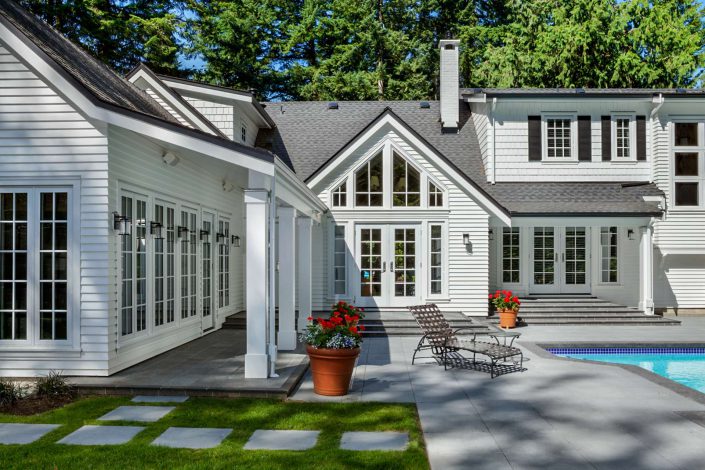 A photo showing the backyard of the country classic home from another angle built by surfside construction inc.