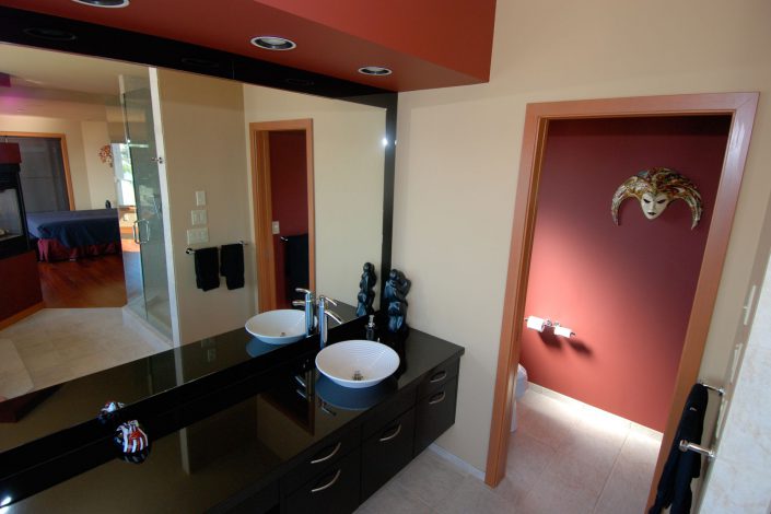 A photo of the ensuite of the sunset view home in surrey bc as built by surfside construction inc.