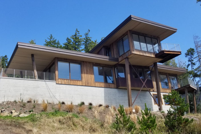 A photograph of the Lighthouse home built by Surfside Construction.