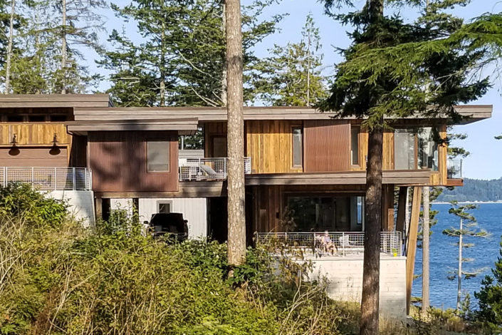 A photograph of the Lighthouse home built by Surfside Construction.