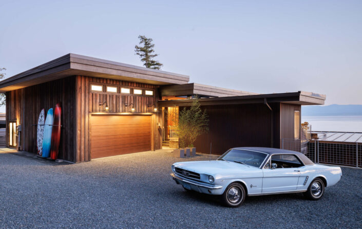 A photograph of the Lighthouse home built by Surfside Construction.